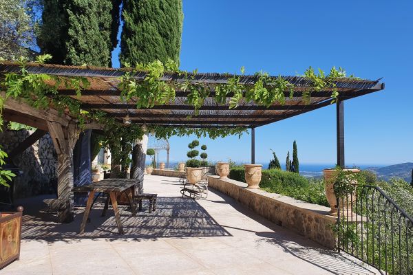 pergola-maria-grasse-749BC9E12-8F7A-49A2-17E0-4032322B3BCC.jpg